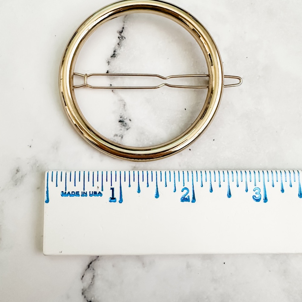 ✨4/$20 Chloe + Isabel x Jen Atkin Circle Barrette - Picture 3 of 4